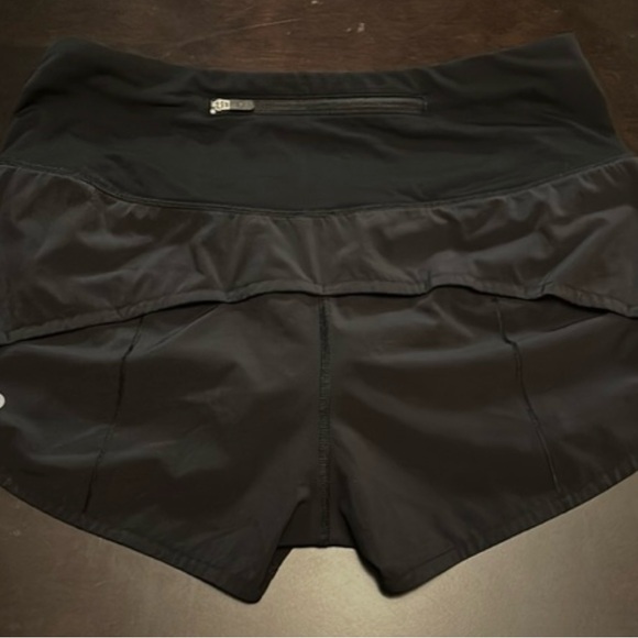 Lululemon 4” Shorts Sz 2 Black - Picture 2 of 2